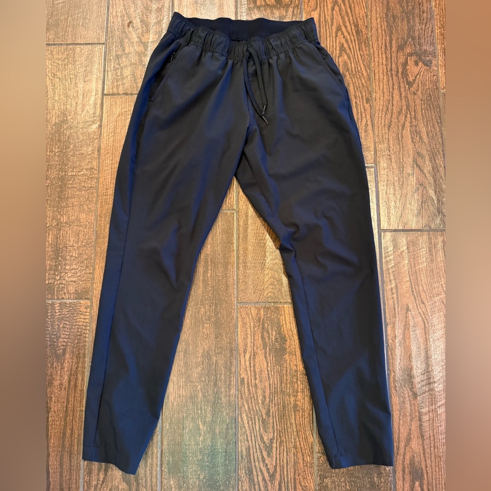 Travis Mathew black men’s golf pant/jogger, size medium